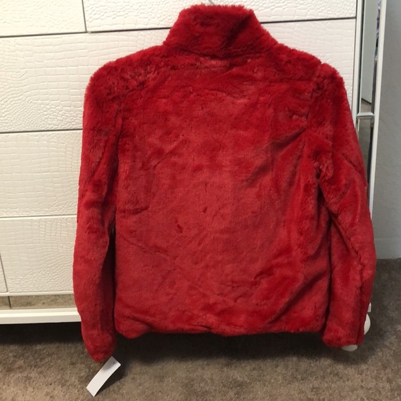 Red fur coat! - Picture 2 of 4